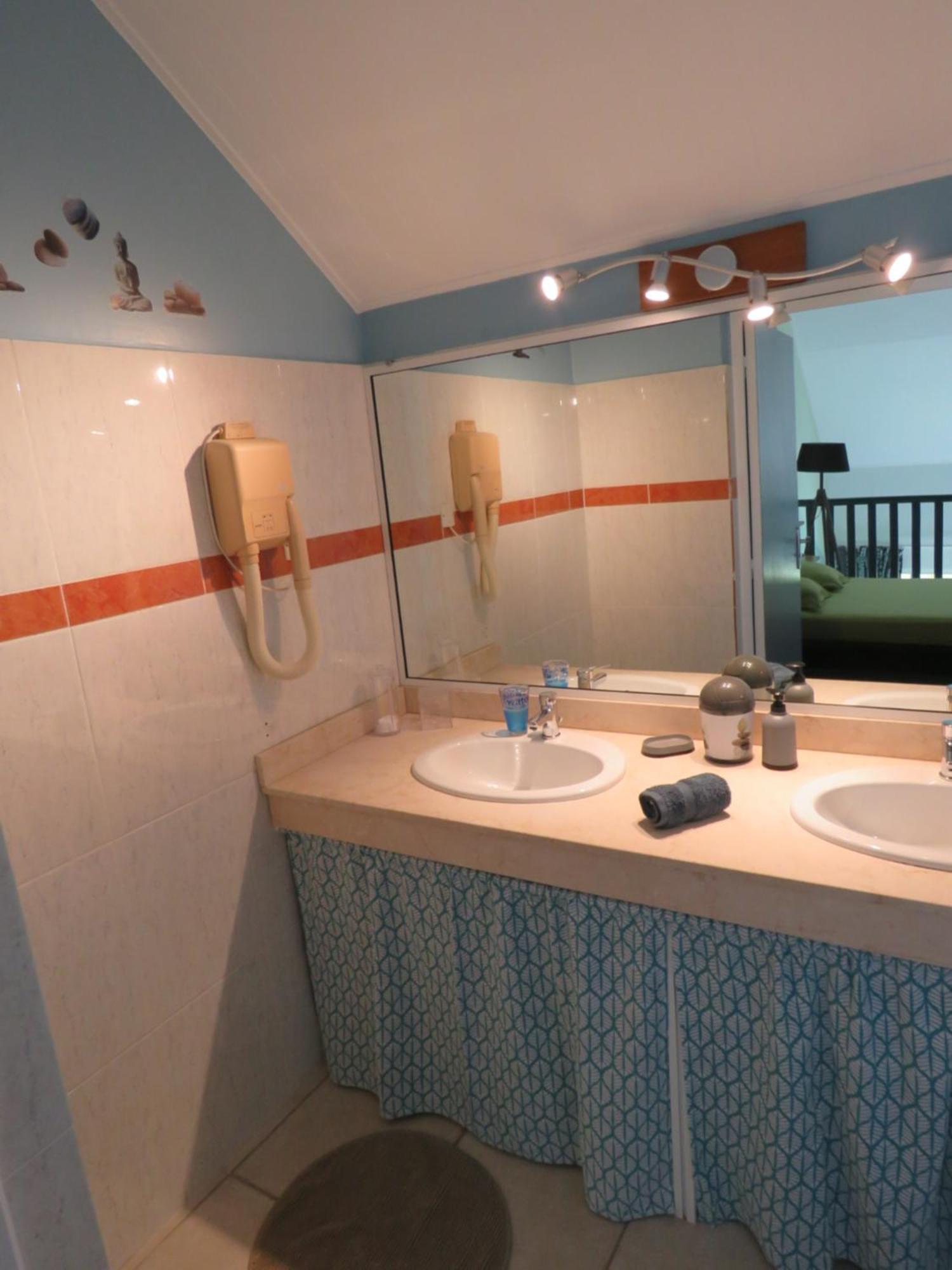 Ketya Duplex Mabouya Ou Studio Hamac Ле-Гозье Экстерьер фото